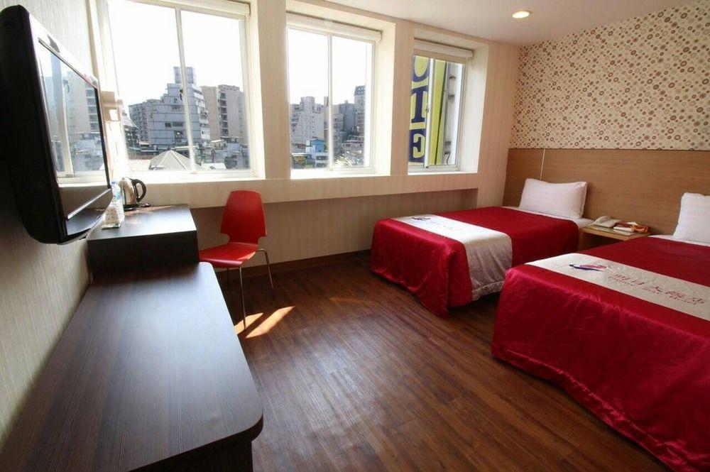 Tomorrow Hotel Taipei Bagian luar foto