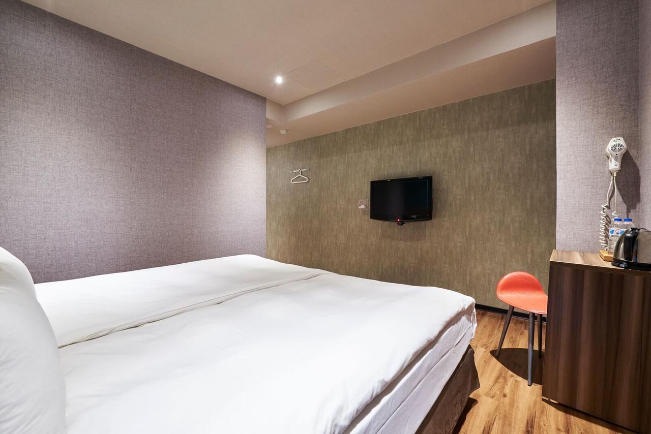 Tomorrow Hotel Taipei Bagian luar foto