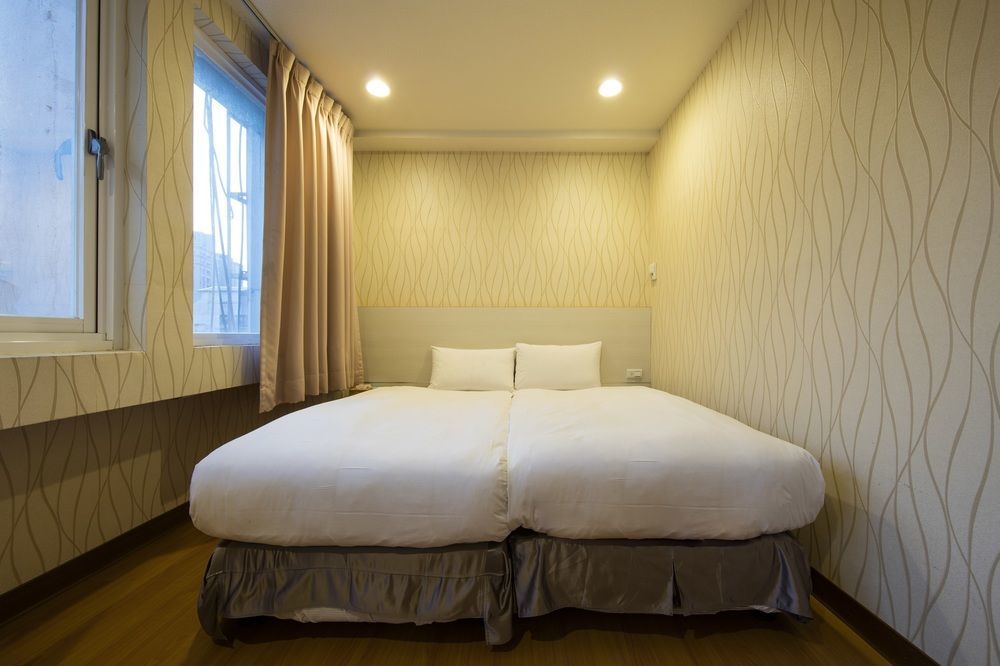 Tomorrow Hotel Taipei Bagian luar foto