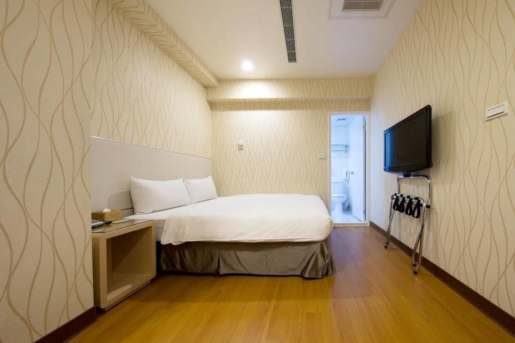 Tomorrow Hotel Taipei Bagian luar foto