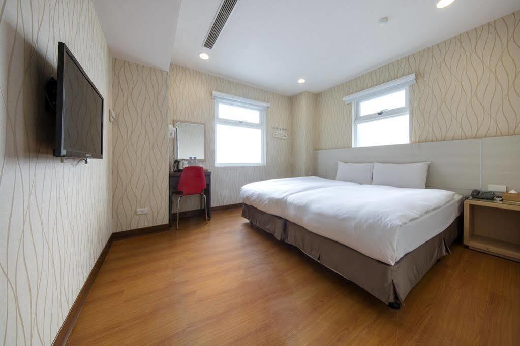 Tomorrow Hotel Taipei Bagian luar foto