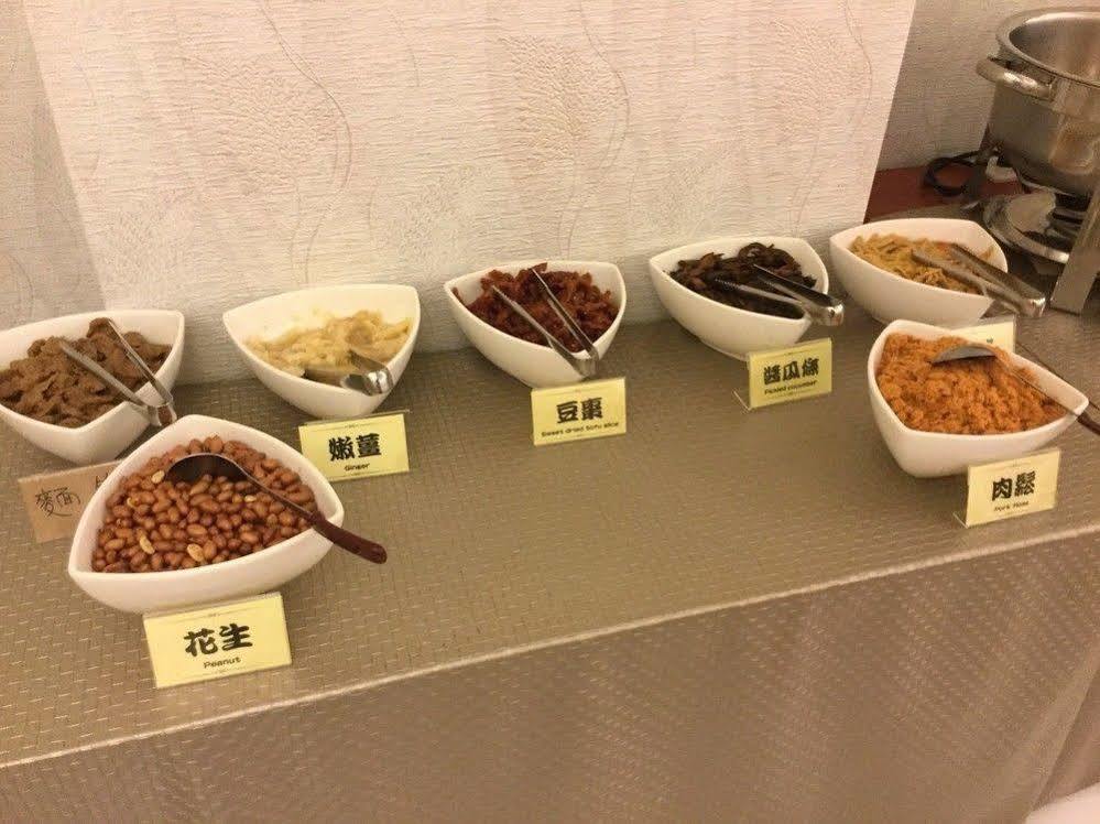 Tomorrow Hotel Taipei Bagian luar foto