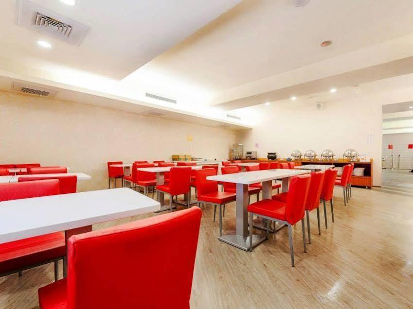 Tomorrow Hotel Taipei Bagian luar foto